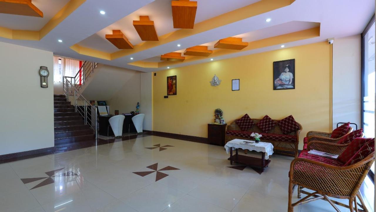 Kukuresidency Hotel Wadakkanchery Exterior photo