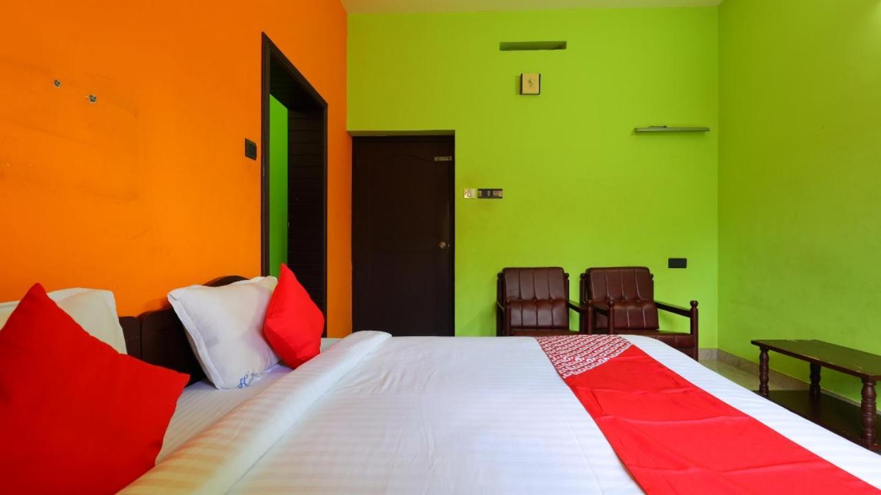 Kukuresidency Hotel Wadakkanchery Exterior photo