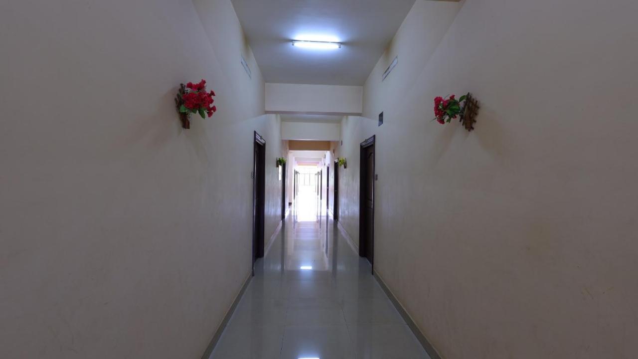 Kukuresidency Hotel Wadakkanchery Exterior photo